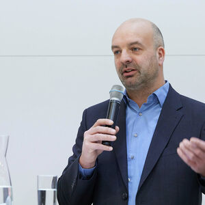 Im Bild: Hermann Ponweiser (Leiter Elektrische Energieversorgung, Flughafen Wien AG)