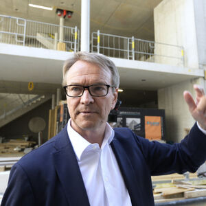 ABD0074_20230601 - WIEN - ?STERREICH: Der CEO der Signa Holding Christoph Stadlhuber im Rahmen einer Besichtigung der Baustelle "Lamarr/Mariahilfer Stra?e" am Donnerstag, 1. Juni 2023, in Wien. Das Immobilien-"Filetst?ck" von Kika/Leiner in der Wiener Mariahilfer Stra?e kaufte Signa bereits Ende 2017 um 60 Mio. Euro und errichtet dort derzeit das Luxus-Kaufhaus "Lamarr". - FOTO: APA/ROBERT JAEGER