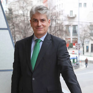 Österreichischer Fertighausverband, Geschäftsführer, Christian Murhammer, am Schreibtisch in seinem Büro in Wien