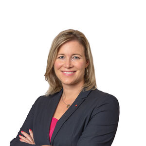 BILD zu OTS - Dipl. BW (BA) Anja Mutschler CIS ImmoZert ?bernahm vor kurzem die Teamleitung f?r Retail/Gesch?ftsfl?chen bei OTTO Immobilien. Sie folgt damit Anthony Crow, MSc nach, der als Abteilungsleiter nunmehr f?r die gesamte gewerbliche Immobilienvermarktung verantwortlich zeichnet.