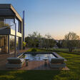 Luxus-Villa im Sonnenuntergang