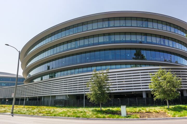 August 9, 2018 Sunnyvale / CA / USA - Modern office buildings in the new Apple Campus 3 (AC3) located in Silicon Valley, south San Francisco bay area