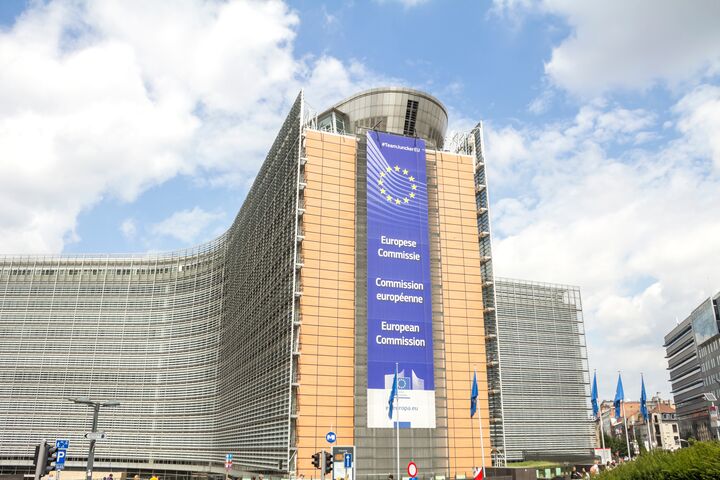 landmark, sign, symbol, capital, alliance, political, office, parliament, building, legislative, institution, european parliament, international, belgium, tower, crisis, european union flag, benelux, community, brussels, berlaymont, european union, bureaucracy, administrative, outdoors, blue, democracy, union, stars, globalization, star, election, legislation, europe, commission, identity, european commission, headquarter, government, central, wave, summit, exterior, flag, euro, politics, council, eu flag, headquarters, eu