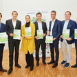 IG Lebenszyklus Bau Kongress 2022, 15.11.2022, Wien. Christoph Müller-Thiede (M.O.O.CON), Wolfgang Kradischnig (DELTA), Margot Grim-Schlink (e7), Stefan Rufera (KPMG), Dominik Philipp (Dietrich | Untertrifaller), Klaus Reisinger (ClimatePartner), Stephan Heid (Heid & Partner Rechtsanwälte) (v.l.n.r.)