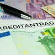 kredit, kreditantrag, kreditvertrag, vertrag, bankkredit, konsumkredit, privatkredit, bankdarlehen, darlehen, privatdarlehen, bank, schulden, verschuldung, verzinsung, kreditvergabe, kreditprüfung, bonittät, geld, bargeld, banknoten, euro, finanzen, finanzmitteln, kapital, inverstition
