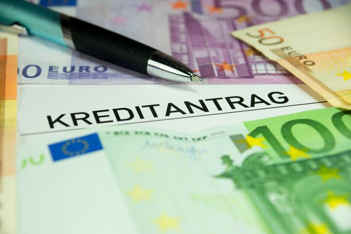 kredit, kreditantrag, kreditvertrag, vertrag, bankkredit, konsumkredit, privatkredit, bankdarlehen, darlehen, privatdarlehen, bank, schulden, verschuldung, verzinsung, kreditvergabe, kreditprüfung, bonittät, geld, bargeld, banknoten, euro, finanzen, finanzmitteln, kapital, inverstition