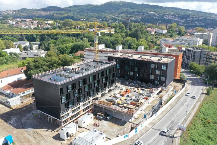 Die beiden 4-stöckigen Gebäude in Guimarães, Portugal, sind das erste Cree-Projekt für B&B Hotels auf der Iberischen Halbinsel.