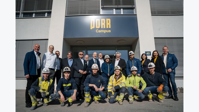 Gruppenfoto auf dem Porr-Campus