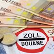 euro, geld, banknote, finanzen, geldschein, steuern, bezahlen, note, papiergeld, politik, reich, wirtschaft, währung, devisen, business, bargeld, scheine, busines, deklarieren, schwarzgeld, schmuggel, schmuggeln, betrug, hinterziehung, abgaben, umgehen, geldschmuggel, euronoten, europa, zoll, kontrolle, melden, geldwäsche, kriminell, staat, münze, münzen, transferieren, risiko, krise, finanzkontrolle, gebühr, gebühren, zollgebühren, schmugeln, zollamt, steuer, import, export