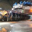 Anfag April 2023 wurde der Antrieb einer Tunnelbohrmaschine für das Baulos H41 des Brenner Basistunnels angeliefert und mittels SPMT in den Tunnel transportiert.