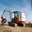 Bagger wird am Windrad geladen