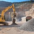 Aufbereitung Beton mit Bagger