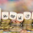 austausch, bafa, bausparen, bausparvertrag, dämmung, eigenheim, euro, fachbetriebe, finanziell, finanzielle, finanzspritze, fördergeld, fördergelder, fördermittel, fördern, förderung, geld, geldscheine, handwerker, heizung, immobilien, immobilie, kfw, kosten, kredit, modernisieren, modernisierung, renovieren, renovierung, sanieren, sanierung, senken, sparen, staat, staatlich, staatliche, subventionieren, subvention, subventionen, unterstützen, unterstützung, vom, zuschuss, finanzen, münzen, stapel, würfel, symbole, icons, zeichen