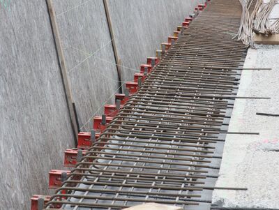 Die Kragarme wurden im Großteil der Brücke entfernt und werden nun mit adäquater Aufbetonschicht neu betoniert.