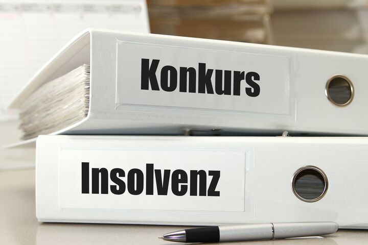 konkurs, aktenordner, insolvenz, bankrott, ordner, firmenpleite, akten, kugelschreiber, pleite, privatinsolvenz, schulden, schuldnerberatung, ablage, archiv, unterlagen, dokumente, ringmappe, stapel, büro, bürokratie, ende, finanzkrise, gläubiger, hilfe, insolvenzantrag, verfahren, konkursverwalter, krise, kündigung, liquidität, risiko, ruin, wirtschaftskrise, zahlungsunfähigkeit