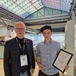 Ralf Pfefferkorn von Sodex (re.) mit BuildingSmart Österreich-Chairman Alfred Waschl und der Urkunde für den World Innovation Award bei der BIM World Munich 2023