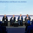 VÖZ Kolloquium 2023 Podiumsdiskussion v.l.n.r.: Gisela Gary (Moderation), Werner Sobek, Martin Hrunek, Helmut Leibinger, Bertold Kren, Andreas Fromm
