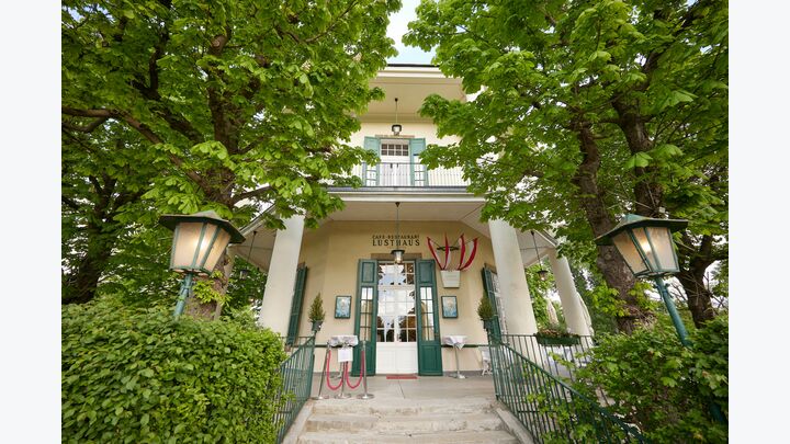 Das Lusthaus im ﻿Wiener Prater bot traditionell den stimmigen Rahmen für dieses Fest für geladene Gäste.