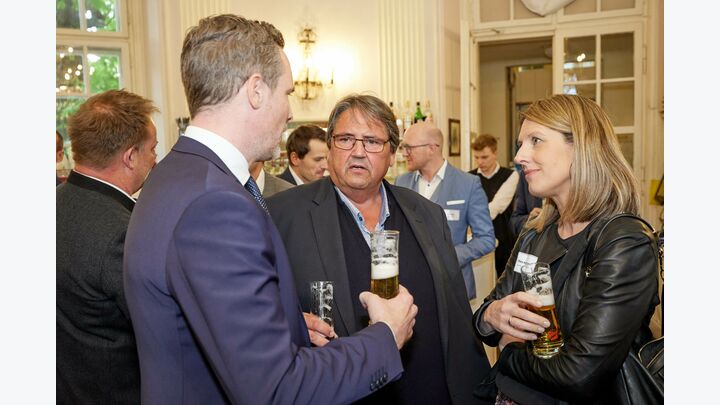 Ebenfalls unter den Gästen: Asfinag-Vorstandsdirektor Hartwig Hufnagl, Baugewerkschaftsvorsitzender Josef Muchitsch und Asfinag-Kommunikationschefin ﻿petra Mödlhammer-Prantner, ...