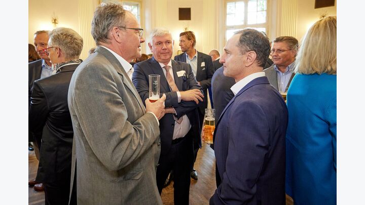 Johann Sischka (Waagner Biro steel & glass), Peter Zeman (CEO Zeman Gruppe) und Arno Sorger (Haslinger Stahlbau sowie Präsident des Österreichischen Stahlbauverbands)