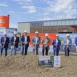 Gruppe beim Spatenstich in Horn