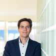 Axel Maireder, Geschäftsführer von PER Insight, untersucht mit der Bau-Reputationsstudie 2026 erstmals parallel, wie klassische Medien und KI-Systeme Österreichs Bauunternehmen und Immobilienentwickler bewerten.