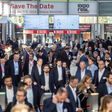 2023, Besucherandrang, Drehkreuz, EXPO REAL, Eingang, Eingang West, Immobilien, Immobilienbranche, Immobilienwirtschaft, Internationale Fachmesse, Internationale Plattform, Investition, Logo, Messe Muenchen, Messebranding, Messegelände München, Muenchen, Oktober 2023, Save the Date, Tag 1, Thomas Plettenberg Die Besucher strömen auf die EXPO REAL 2023 in München.