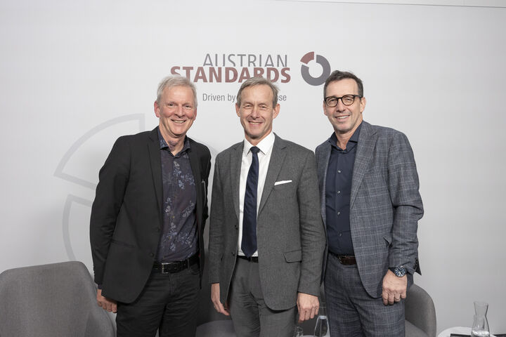 Diskussionsrunde ?Zukunft im Bausektor: Wer macht?s, wer bremst, wem n?tzt?s?? V.li.n.re. Martin Aichholzer I Architekt I MAGK; Gerald Beck | Gesch?ftsf?hrer | Bundesimmobiliengesellschaft BIG | Austrian Real Estate ARE; Markus Engerth | Unternehmensbereichsleitung & Vorstandsmitglied | STRABAG AG