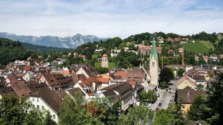 © Tupungato - stock.adobe.com Townscape od Feldkirch, Vorarlberg, Austria. Austrian Alps in the background.