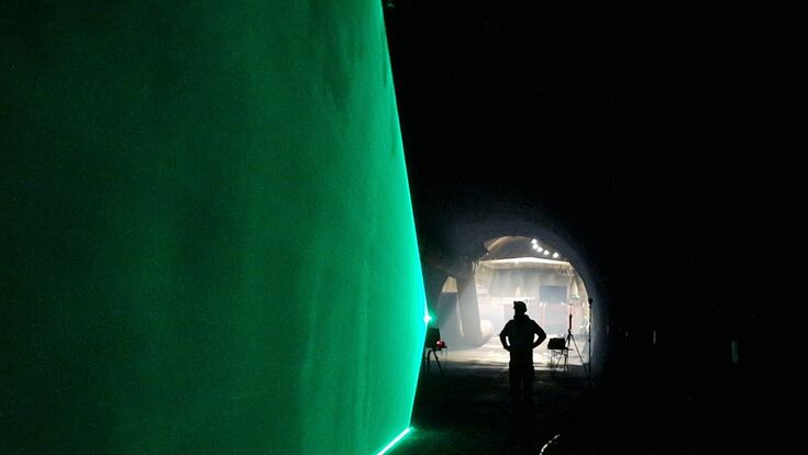 Experimentelle laseroptische Erfassung der Strömungsverhältnisse (Geschwindigkeiten, Strömungsausbreitung, Wirbelbildung).