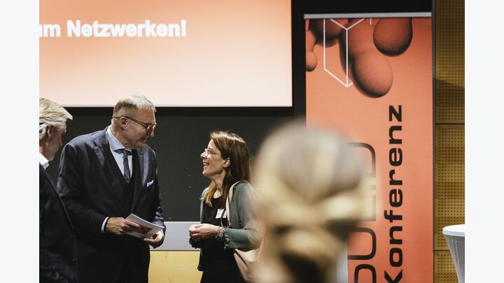 Konferenz Thomas Bettina