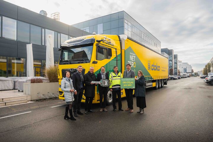 Doka grüner LKW