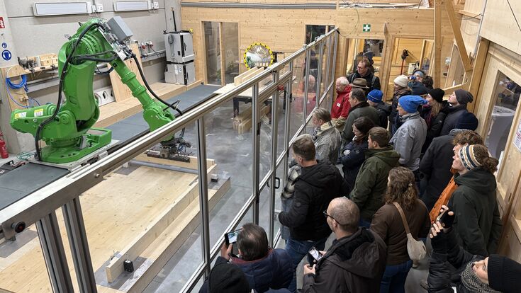 Das Projekt „Prefab.Facade“ hatte ein klares Ziel: jene Stellschrauben zu identifizieren, die die wirtschaftliche Realisierung maßgefertigter, kreislauftauglicher Fassadenelemente ermöglichen.