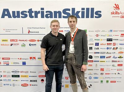 Lehrlingsbeauftragter Marc Schautzer mit Stefan Kicker.