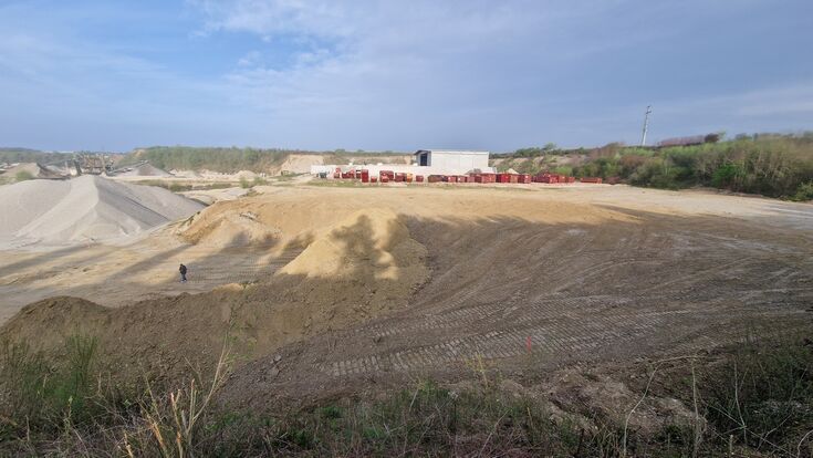 Auf diesem Gelände am Stadtrand von Mühldorf am Inn wird das Firmengebäude der Gips³ GmbH entstehen.