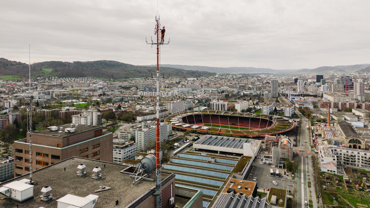 Seit 2022 misst die Empa den CO₂-Austausch zwischen Zürich und der Atmosphäre. Dafür wurde ein Netz aus 60 kompakten Sensoren im gesamten Stadtgebiet installiert