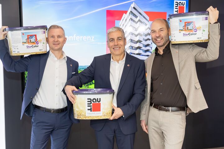 Im Bild v.l.n.r.: Rudolf Ofenschiessl, Verkaufsleitung Baumit GmbH; Georg Bursik, Gesch?ftsleitung Baumit GmbH; Roman Stickler, Marketingleitung Baumit Group