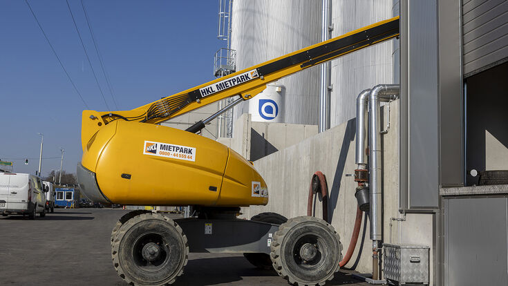 Haulotte H16TPX bei beengten Platz im Einsatz