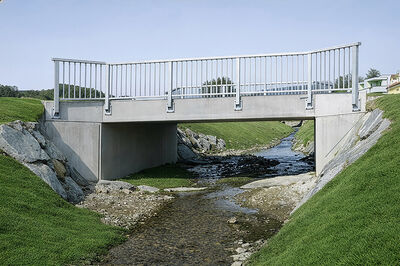 Fertigteilbrücke