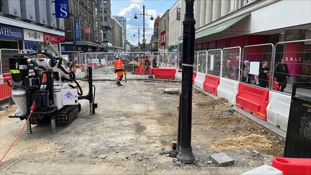 Immer wieder beweist der fischer Baubot seine Effektivität an Wänden, an Decken und in Böden, wie hier bei einer Straßensanierung in Newcastle, UK.