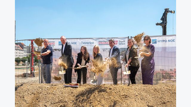Mit dem Spatenstich im Juni 2026 wechselte der Bildungscampus Nordwestbahnhof von der Planung in die Bauphase. Das Projekt wird als PPP von STRABAG Real Estate, HYPO NOE Leasing und Caverion umgesetzt.