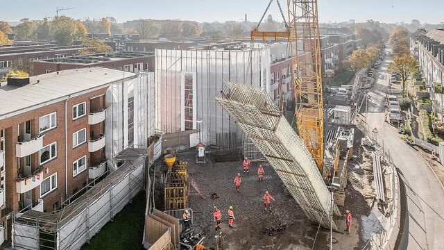 Die Arbeiten reichen unmittelbar an bestehende Wohnhäuser heran. Schlitzwände und abschnittsweise geschlossene Baugruben sollen die Eingriffe an der Oberfläche begrenzen.