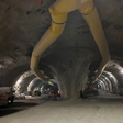Unter Kvitsøy nimmt Rogfast die Form einer unterirdischen Straßenkreuzung an. Der weit aufgeweitete Knoten verbindet die beiden Hauptröhren mit der Tunnelrampe zur Insel.