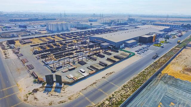 Ausgangspunkt der Stahlkonstruktionen ist das Werk der Unger Steel Fabrication in der Hamriyah Free Zone bei Sharjah. Die Anlage verfügt über eine jährliche Fertigungskapazität von bis zu 50.000 Tonnen Stahl.