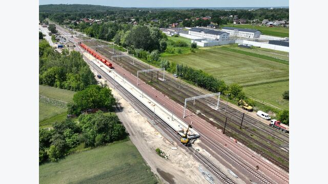 Der Umbau endet nicht am Gleis: Entlang des Projektkorridors werden auch die Fahrgastanlagen erneuert. Insgesamt sind 17 Bahnsteige betroffen – neun entstehen neu, acht werden modernisiert.