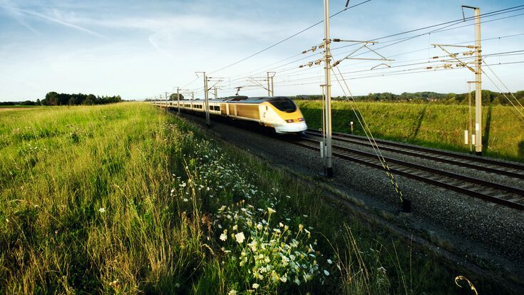 Auf der belgischen HSL1 sind Geschwindigkeiten von bis zu 300 km/h möglich. Die 1997 eröffnete Verbindung Richtung französische Grenze wird seit 2024 abschnittsweise grundlegend modernisiert.