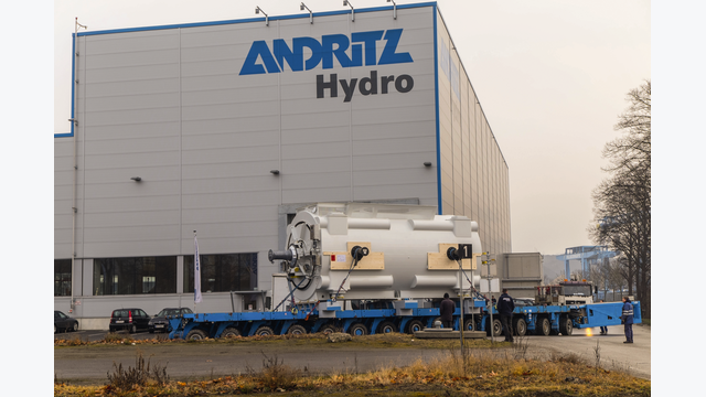 Die Linzer Produktionslogik entstand aus einem Transportproblem: Für fertig montierte Großgeneratoren wurde Weiz zu schwer erreichbar, weshalb ANDRITZ die Endmontage an den Wasserweg nach Linz verlagerte.