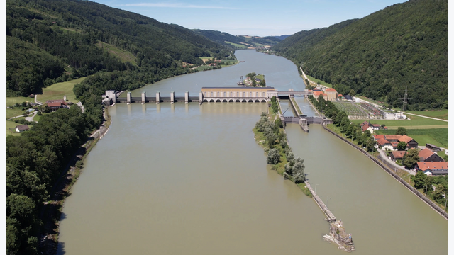 Das bestehende Donaukraftwerk Jochenstein bildet den Ausgangspunkt des neuen Energiespeichers. Die Donau dient dabei als Unterbecken für das rund 330 Meter höher gelegene Speicherbecken bei Riedl.