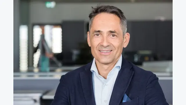 Hubert Rhomberg, CEO der Rhomberg Holding. Rhomberg Bau erreicht in der KI-Reputationsmessung 2026 Rang eins und liegt in der Medienreputation auf Platz vier.