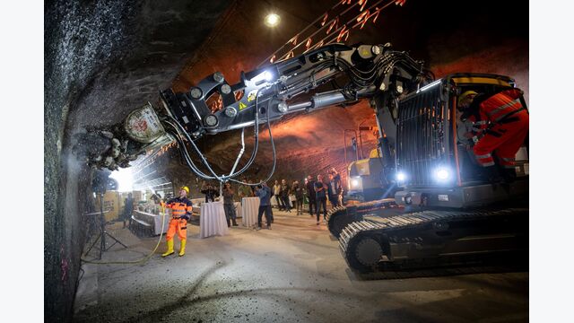 Anfang Oktober starteten im Neutortunnel die Fräsarbeiten für den neuen unterirdischen Gebäudebereich des Festspielbezirks 2030.
